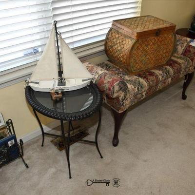 172 family room