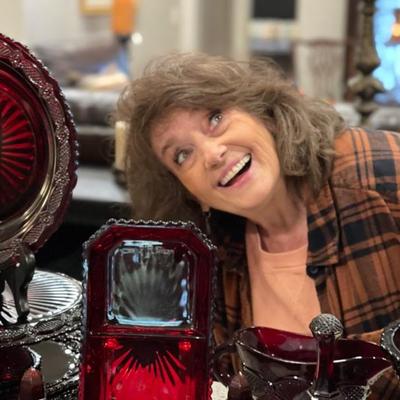 LOOKS LIKE MARY LYNN.found her VALENTINES DAY GIFT at our SALE❤️?❤️