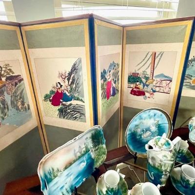 ANTIQUE KOREAN SILK SCREEN…MINT CONDITION!