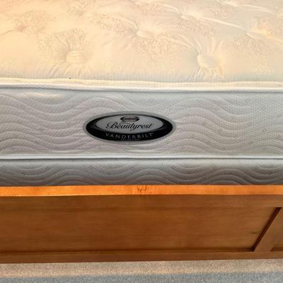 Beautyrest mattress (almost new)