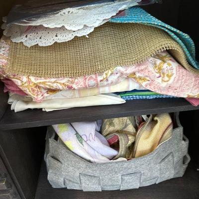 Placemats & napkins