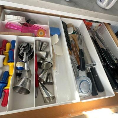 Baking utensils