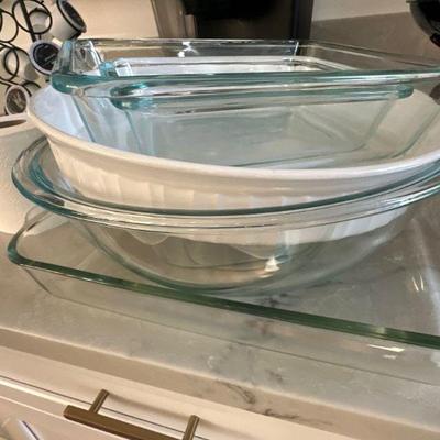 Sale Photo Thumbnail #132: Pyrex serving dishes