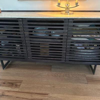 Side cabinet