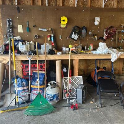 Sale Photo Thumbnail #290: Garage full of tools