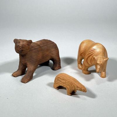 (3pc) MIXED CARVED WOOD BEARS | Mixed lot of carved wood bears including: Redwood Canadian carved bear and 2 others. - h. 5 x w. 3.5 x l....
