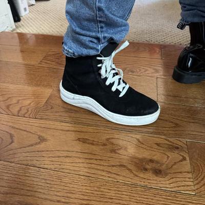 Timberland seude high top tennis shoes  size 8