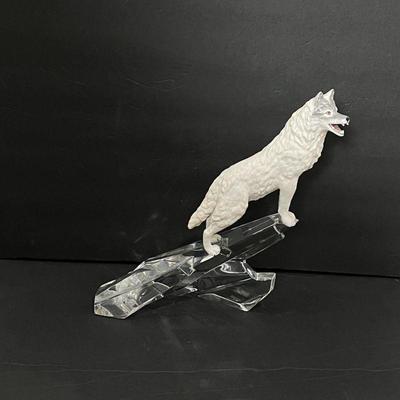 Arctic White Wolf Figurine 'Cry of The North' on Clear German Crystal Base- by Franklin Mint- 12" Tall
