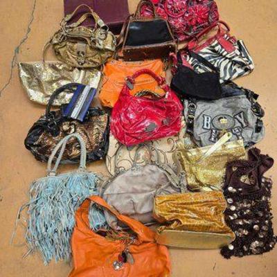 #1925 • (19) Purses
