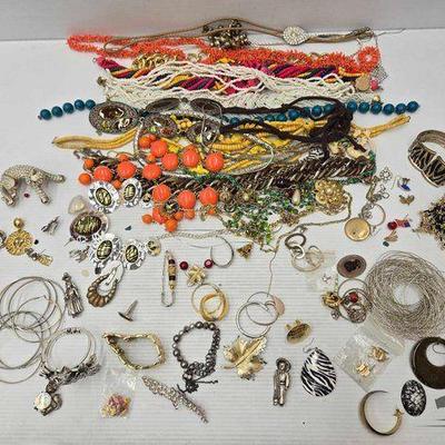 #1015 • Costume Jewelry
