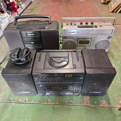 #6080 • Am/Fm Portable Stereos & Headphones
