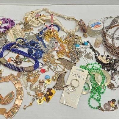 #1012 • Costume Jewelry
