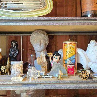 #6004 • Busts, Seashells, Figurines & More
