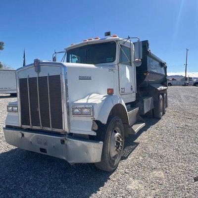 #74 • 2003 Kenworth W900
