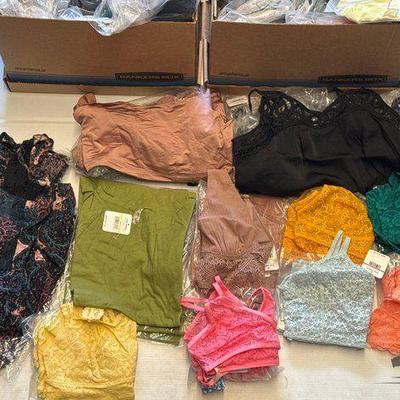 #3404 • NEW!!! Over (50) Pieces Of Women’s Free People Clothing
