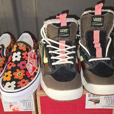 #7176 • NEW!!! (2) Pairs of Vans Shoes
