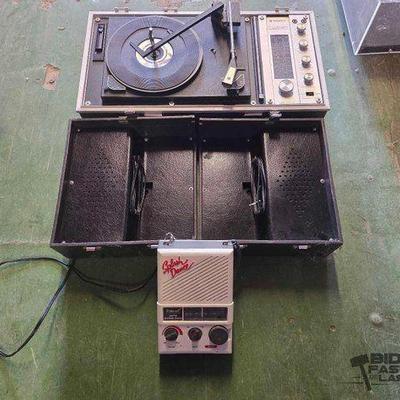 #6068 • Sanyo Radiophonograph & Splash Dance Am/Fm Shower Radio
