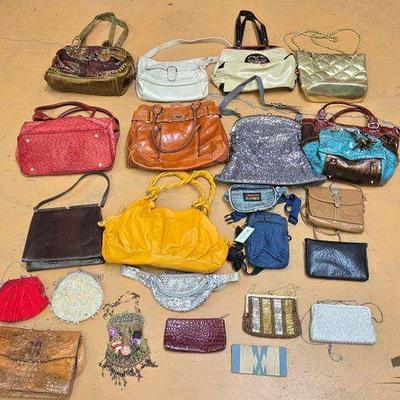 #1921 • (21) Handbags & (2) Wallets
