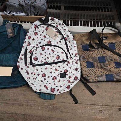 #7128 • NEW!!! Vans Backpacks & Tote Bag
