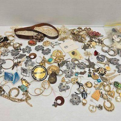 #1034 • Costume Jewelry
