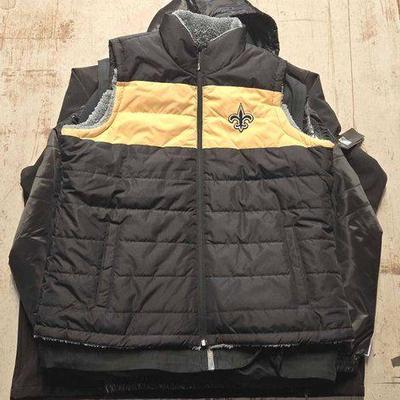 #7188 • NEW!!! (5) Sports Team Jackets & Vest
