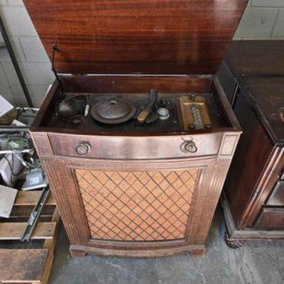 #2420 • Silverstone Wire Recorder & Radio
