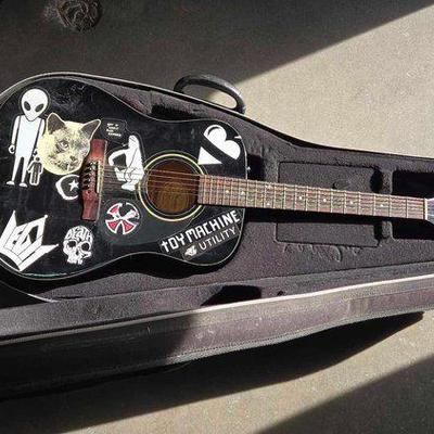 #2650 • Fender Acoustic Guitar & Road Runner Case
