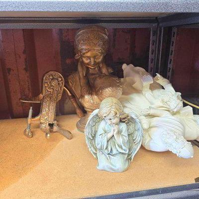 #6048 • Figurines & Decor
