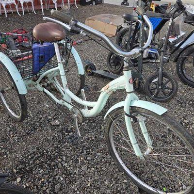 #83008 • Shwinn 3 Wheel Tricycle
