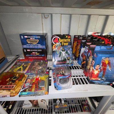 #7512 • NEW!!! Marvel and DC Figurines
