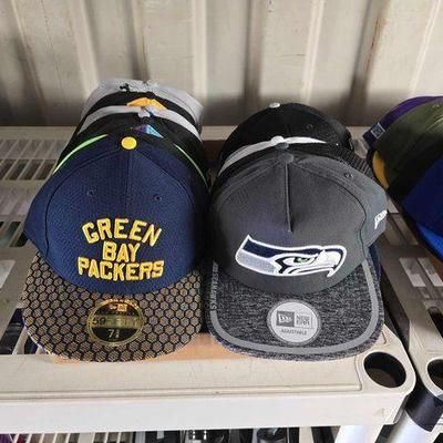 #7092 • NEW!!! (17) NFL Hats
