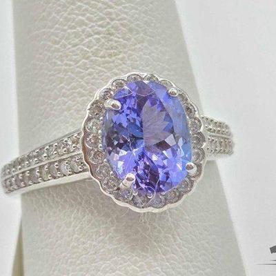 #700 • 14k White Gold Tanzanite & Diamond Ring, 3.63g

