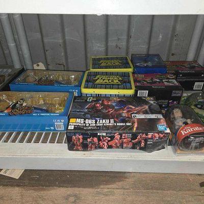 #7140 • NEW!!! Figurines, Lunch Pales, Model Kit & More
