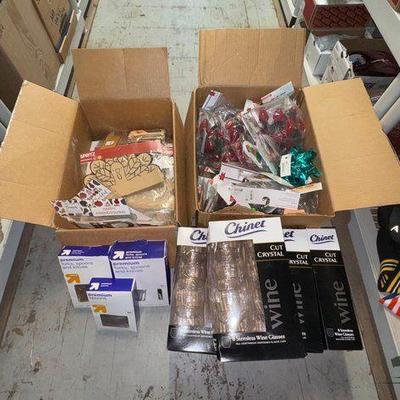 #7508 • NEW!!! Party Decor, Plastic Utensils & Christmas Ornaments

