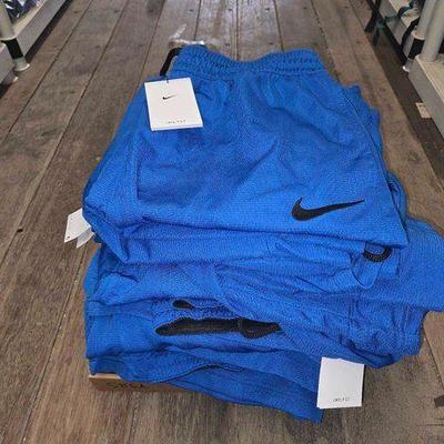 #7154 • NEW!!! (21) Men's Blue Nike Basketball Shorts
