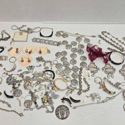 #1030 • Costume Jewelry

