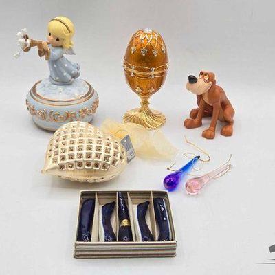 #1970 • Glass/Porcelain Figurines & Ornaments

