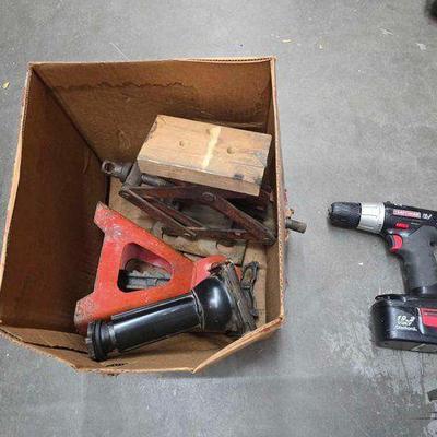 #2644 • Craftsman Drill Driver & (3) Jack Stands
