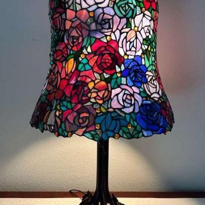 Th011v tiffany style table lamp lot 1