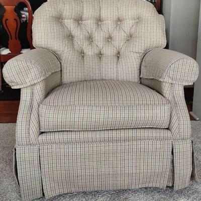 Th051 beige plaid rocking chair