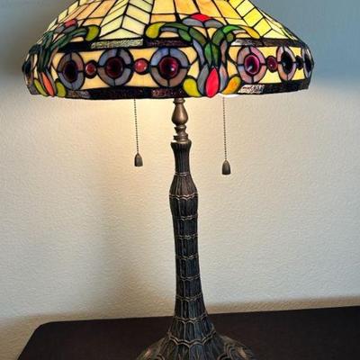 Th014 tiffany style table lamp lot 2