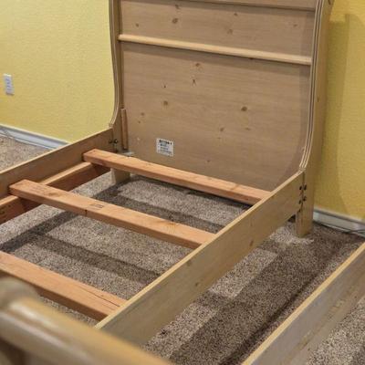 2 Twin Beds 