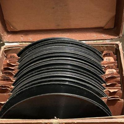 Incredible collection of vintage vinyl records in 33, 45 and 78 selections. 