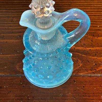 Small Vintage Fenton blue opalescent hobnail glass cruet with stopper