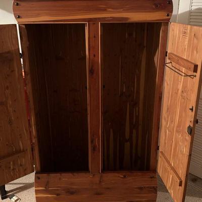 Cedar Wardrobe / Chest by Cedar Master 