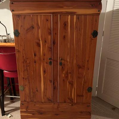 Cedar Wardrobe / Chest by Cedar Master 