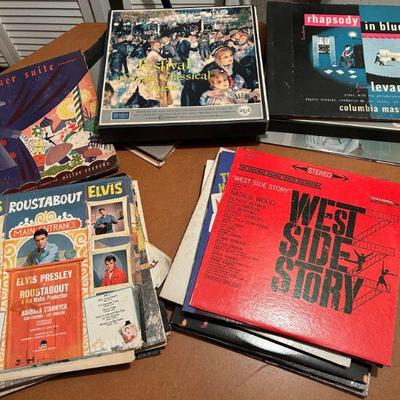 Incredible collection of vintage vinyl records in 33, 45 and 78 selections. 