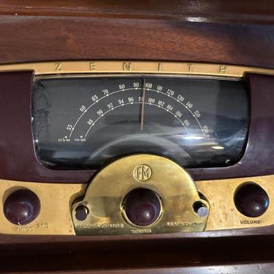 Zenith Radio with FM