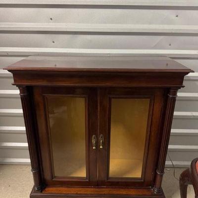 Antique Curio Cabinet – Glass Shelves & Built-In Lighting	