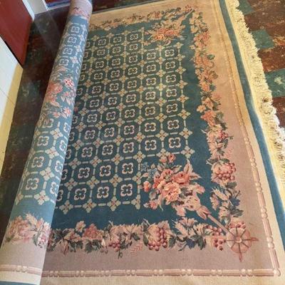 Very Large & Heavy Vintage Wool Area Rug – Floral & Geometric Design	